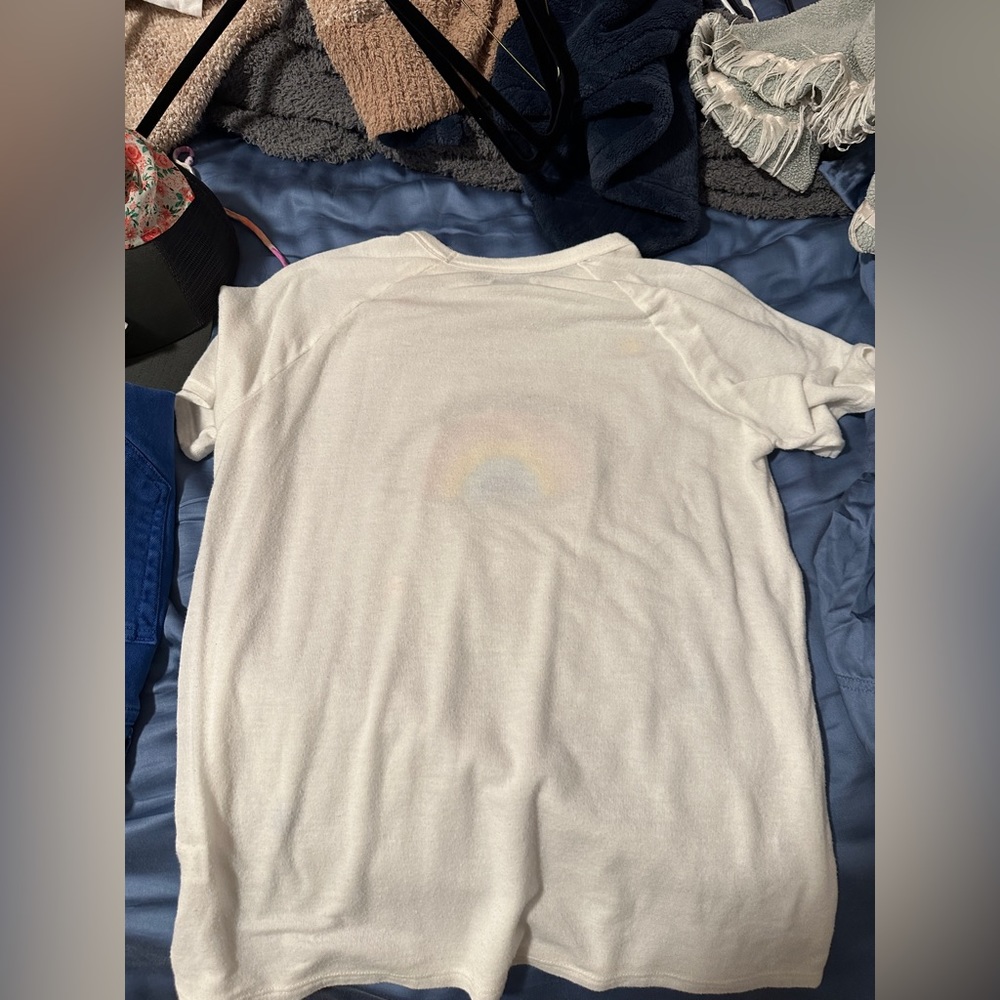 artsy super soft tee!